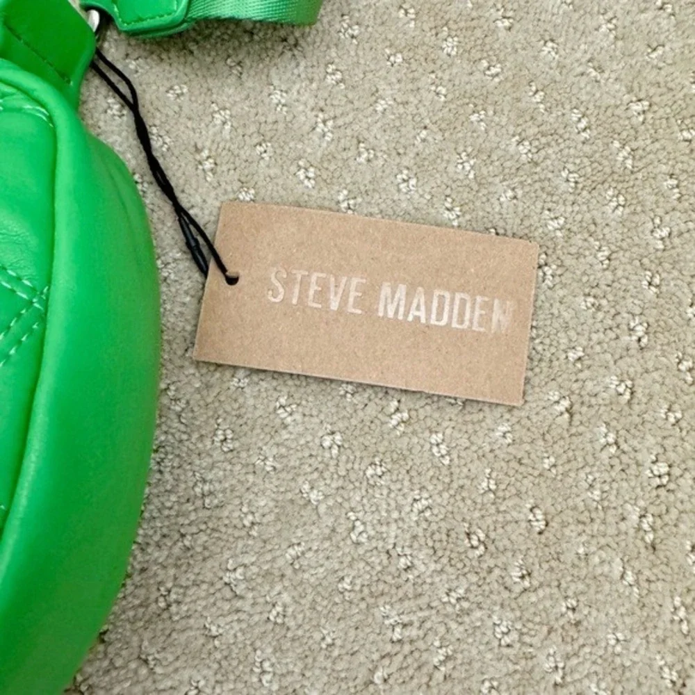 Steve Madden BDORES Quilted Crossbody Sling Bag Green Flare with Coin Purse NEW